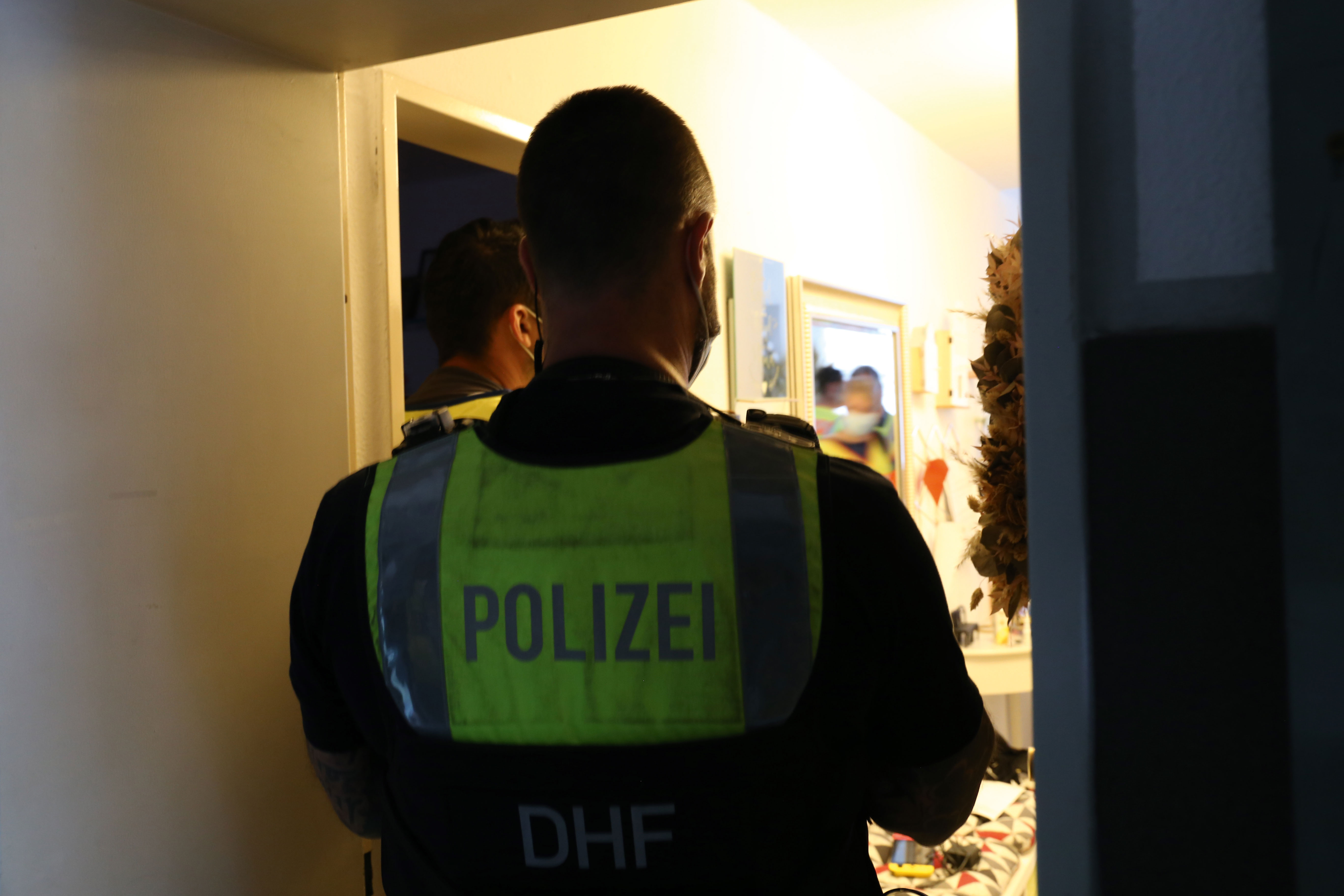 Police operation early in the morning in Duisburg Hochfeld