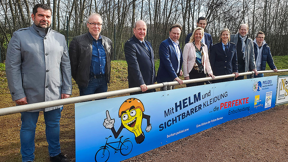 Bandenwerbung am Sportplatz