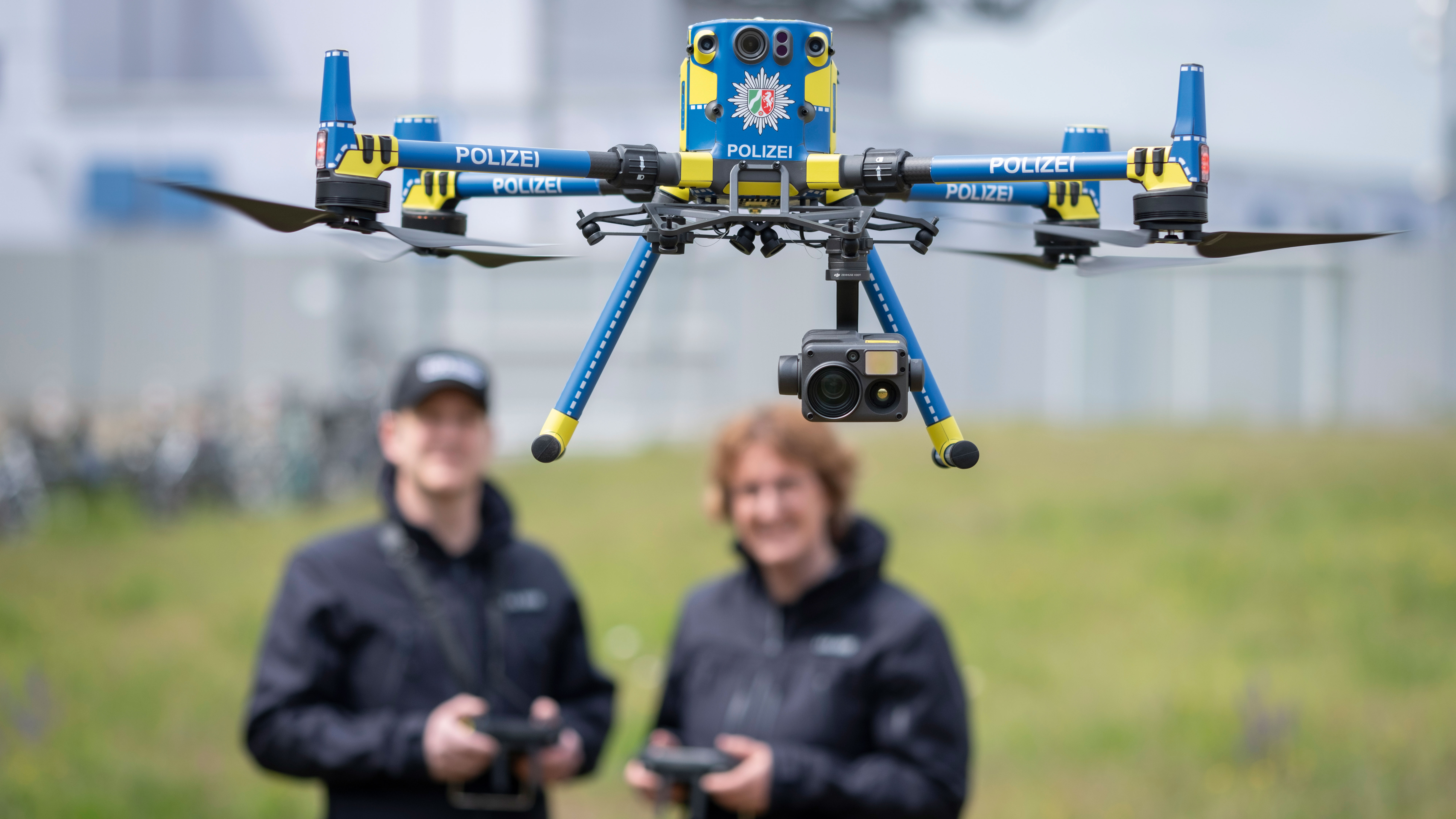 Two different sizes of drone are used by the NRW police. There are different training courses for both.