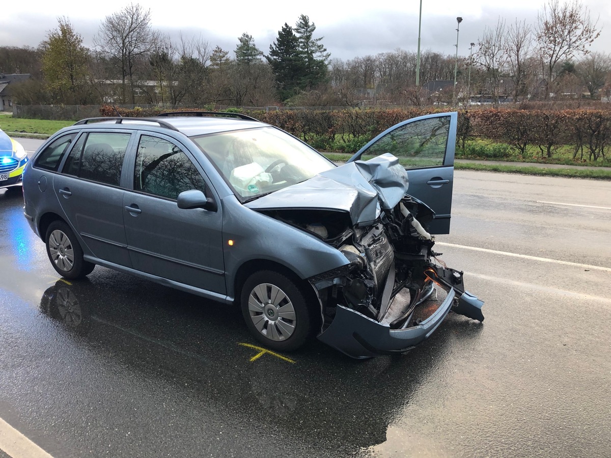 Wesel - Verkehrsunfall Mit Lebensgefährlich Verletzter Person