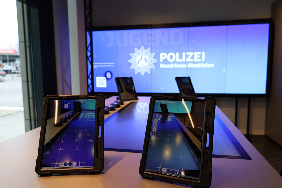 Drohnenflug über Köln zum ersten Digitalen Beratungs- und Präventionszentrum der Polizei NRW in Köln