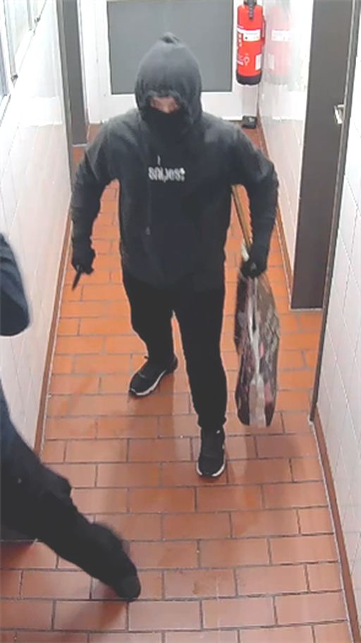 

 Polizei Nordrhein-Westfalen - 
Willich - schwerer Raub 