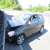 Auto gegen Leitplanke