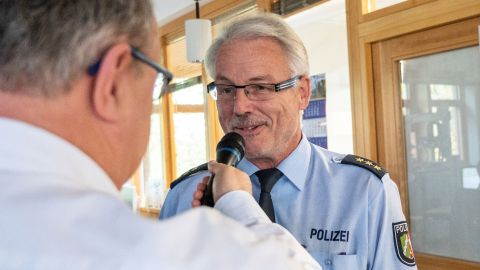 Polizeidirektor Andreas Moll erstattet Bericht aus dem Lageraum.