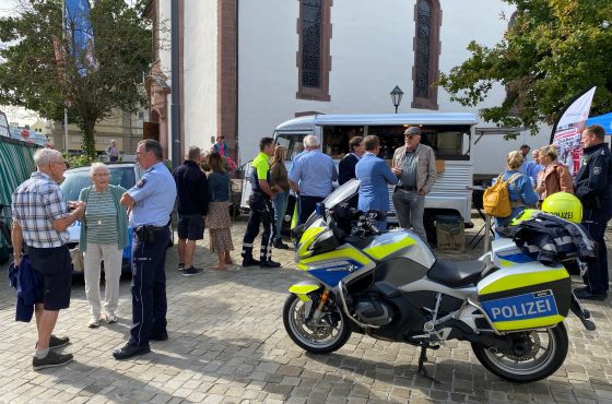 Den ganzen Vormittag war der Stand in der Fußgängerzone gut besucht.