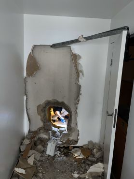 aufgestemmte Wand