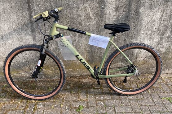 Fahrrad der Marke Cube.